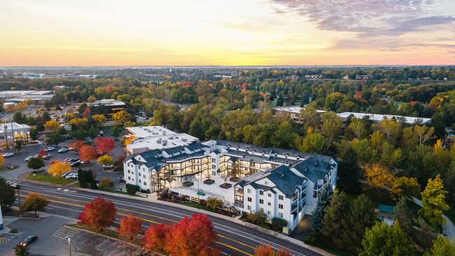 River Walk Apartments in Boise, ID - Foto de edificio - Building Photo