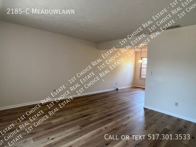 2185 Meadowlawn Dr in Holt, MI - Building Photo - Building Photo