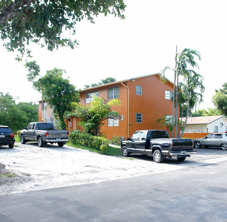 2830 SW 19th Ter in Fort Lauderdale, FL - Foto de edificio