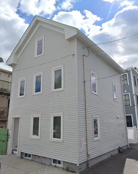 169 W 9th St in Boston, MA - Building Photo