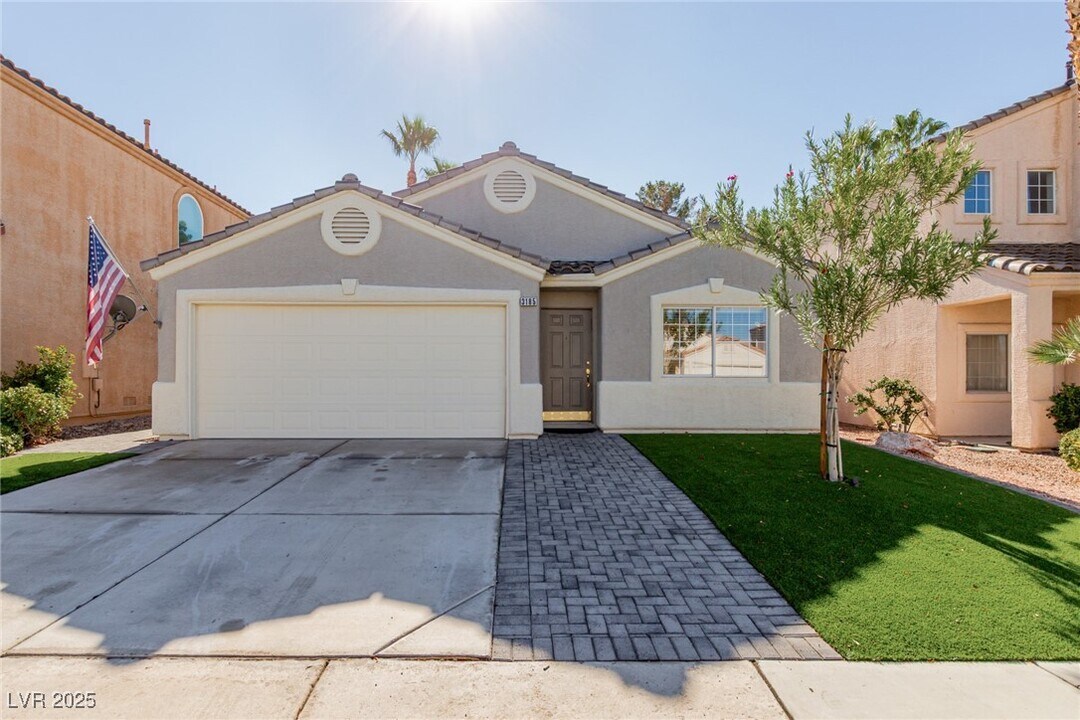 3185 Dancing Hills Ave in Henderson, NV - Building Photo