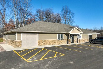 RIVER BEND ESTATES in Onalaska, WI - Building Photo - Building Photo