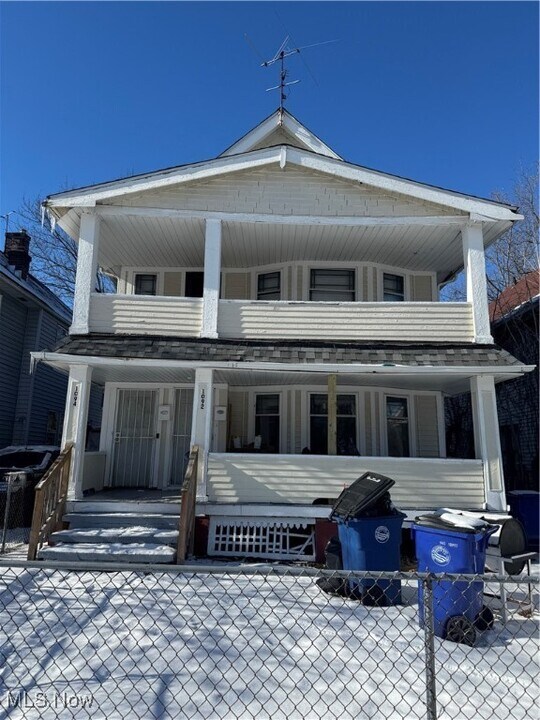 1092 E 143rd St in Cleveland, OH - Foto de edificio