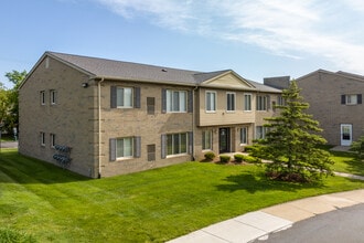 Woodridge Apartments in Livonia, MI - Foto de edificio - Building Photo