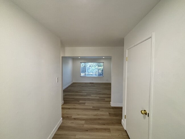 1235 Gloria Dr in Pittsburg, CA - Building Photo - Building Photo