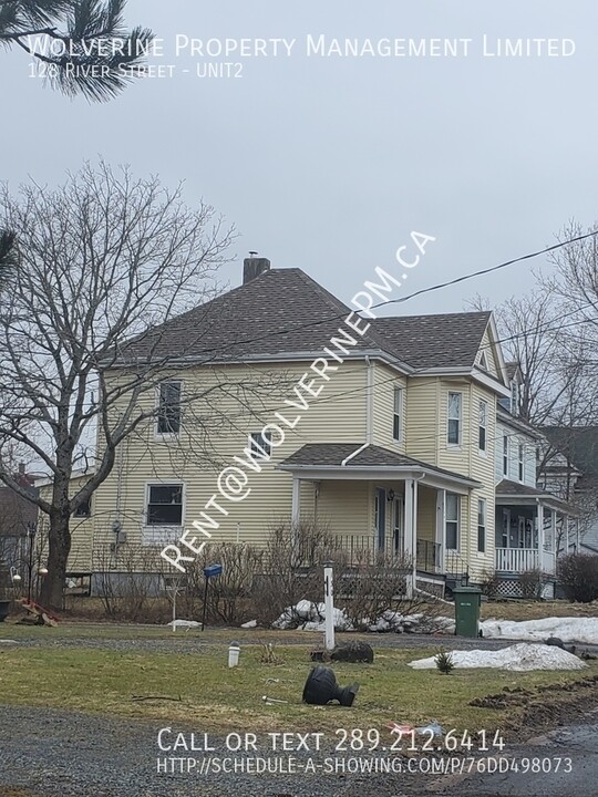 128 River St in Stellarton, NS - Building Photo