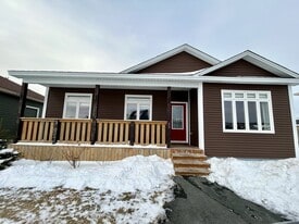20 Maureen Cres in Conception Bay South, NL - Building Photo