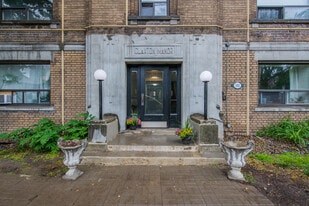 1592 Bathurst Street in Toronto, ON - Building Photo