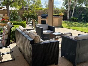 14176 Maya Cir in Moorpark, CA - Building Photo - Building Photo