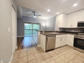 9745 Touchton Rd in Jacksonville, FL - Building Photo - Building Photo