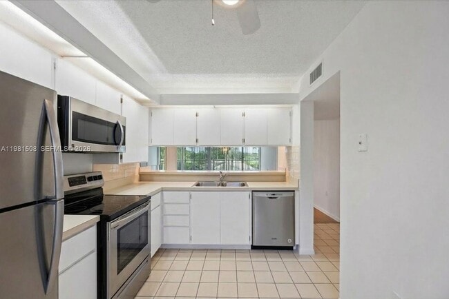 2761 Village Blvd in West Palm Beach, FL - Building Photo - Building Photo