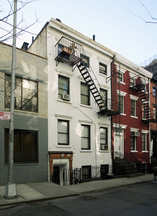 17 Gay St in New York, NY - Building Photo