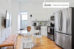 Room in Shared 5.0 bed/2 bath home in Brooklyn, NY - Building Photo