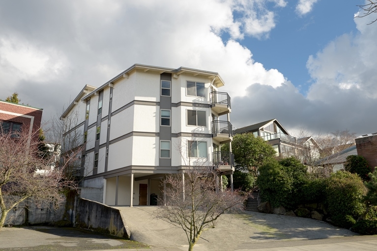 Laurey Ann Apartments in Seattle, WA - Building Photo