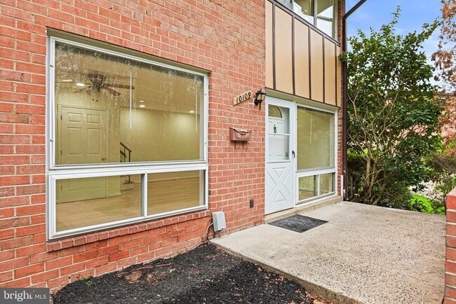 10109 Fair Wds Dr in Fairfax, VA - Building Photo - Building Photo