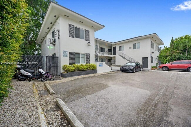 520 NE 82nd Terrace in Miami, FL - Building Photo - Building Photo