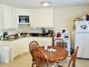 802 E 28th St, Unit B in Houston, TX - Building Photo - Building Photo