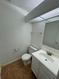 2305 Broadlawn Dr photo'