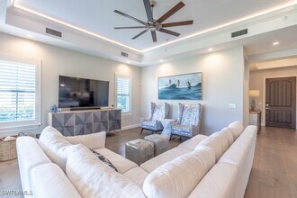 16358 Corsica Way in Naples, FL - Foto de edificio - Building Photo