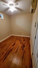 1913 Robbins Pl in Austin, TX - Building Photo - Building Photo