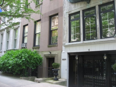 8 E 74th St in New York, NY - Building Photo - Building Photo