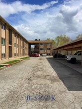 768 N Redwood Rd in Salt Lake City, UT - Building Photo - Building Photo