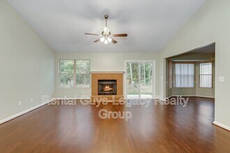 3861 Karissa Ann Pl E in Jacksonville, FL - Building Photo - Building Photo