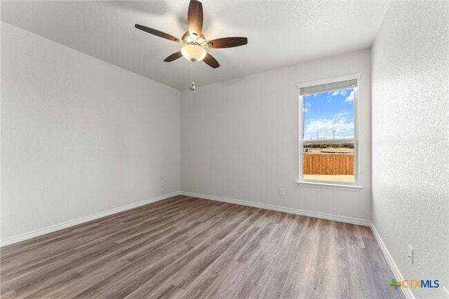 property at 1118 B Zora Dr