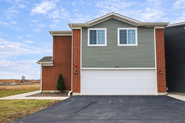 property at 940 Gillespie Ln