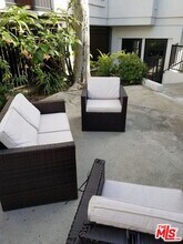 1031 N Crescent Heights Blvd in West Hollywood, CA - Building Photo - Building Photo