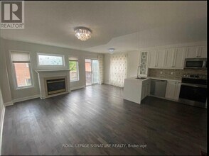 66 Coleridge Dr in Newmarket, ON - Building Photo - Building Photo