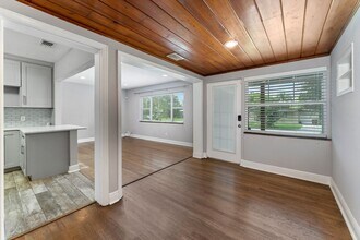 2621 Illinois St in Orlando, FL - Building Photo - Building Photo