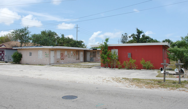 642 NW 15th Ave in Fort Lauderdale, FL - Building Photo - Building Photo