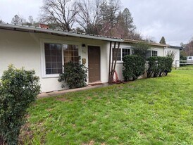 210 W Bonanza Rd in Sonora, CA - Building Photo