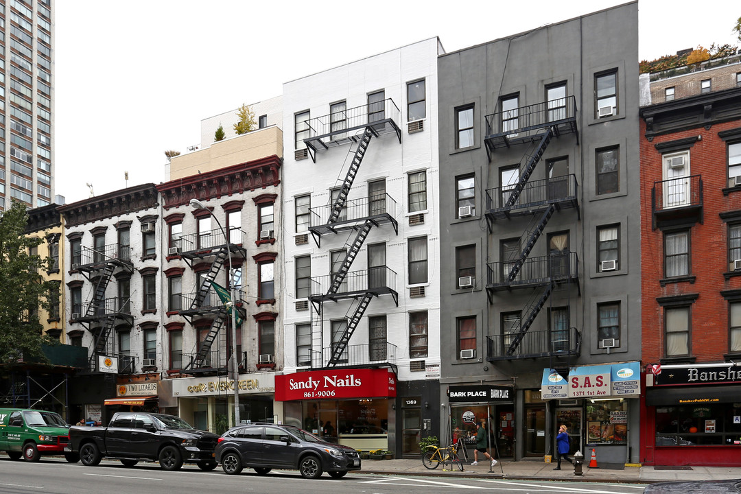 1369 1st Ave in New York, NY - Building Photo