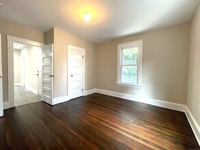 541 Church St, Unit 1 in New Britain, CT - Building Photo - Building Photo