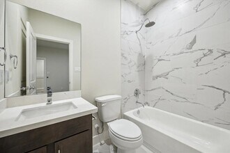 8512 Kolbe Ln in Houston, TX - Building Photo - Building Photo