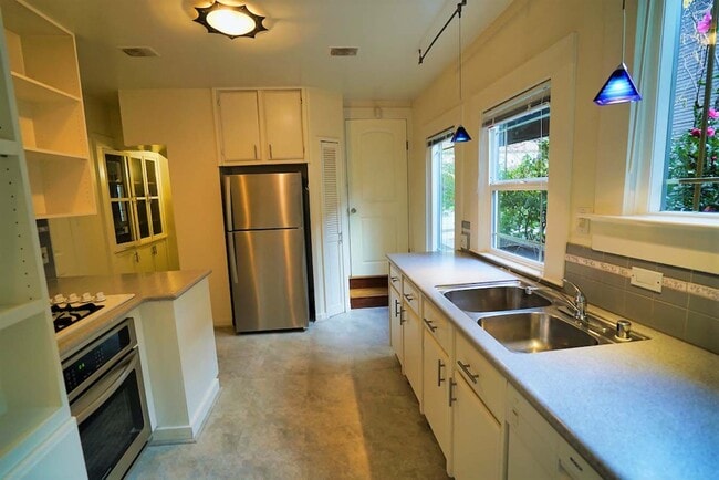 2836 Derby St in Berkeley, CA - Building Photo - Building Photo