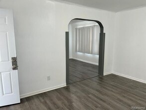 15863 Kentucky St in Detroit, MI - Building Photo - Building Photo