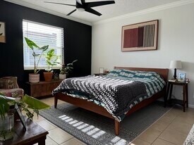 236 Castlewood Dr, Unit 201 in North Palm Beach, FL - Building Photo
