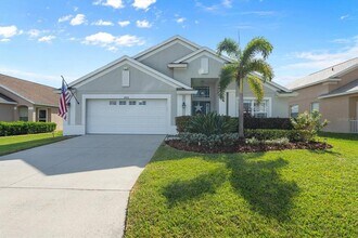 4904 58th Terrace E in Bradenton, FL - Building Photo - Building Photo