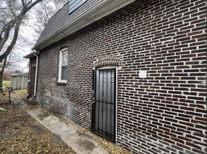 824 Tyler St in Gary, IN - Building Photo - Building Photo