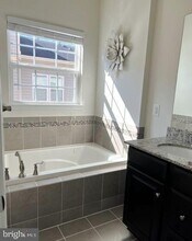 5365 S Center Dr in Greenbelt, MD - Building Photo - Building Photo