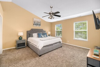 2364 Shiloh Dr in Aurora, IL - Building Photo - Building Photo