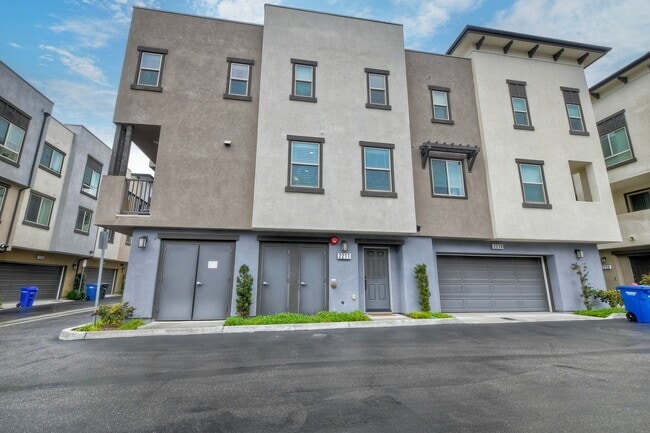 2211 Solara Ln in Vista, CA - Building Photo - Building Photo