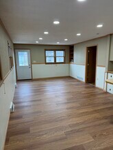 712 Roanoke St in Seneca, KS - Foto de edificio - Building Photo