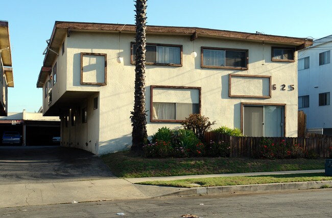 625 E Queen St in Inglewood, CA - Building Photo - Building Photo