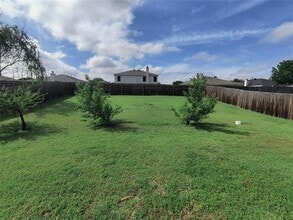 1405 Anglican Dr in Arlington, TX - Building Photo - Building Photo
