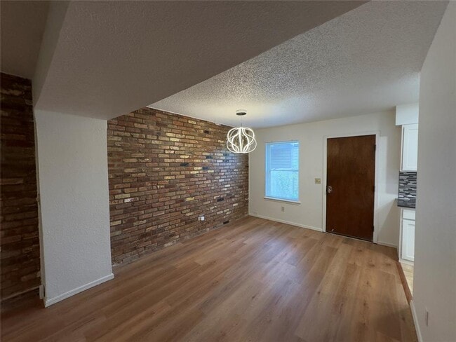 property at 3325 Brookhollow Ct