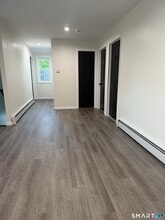 11 Strant St in Manchester, CT - Building Photo - Building Photo